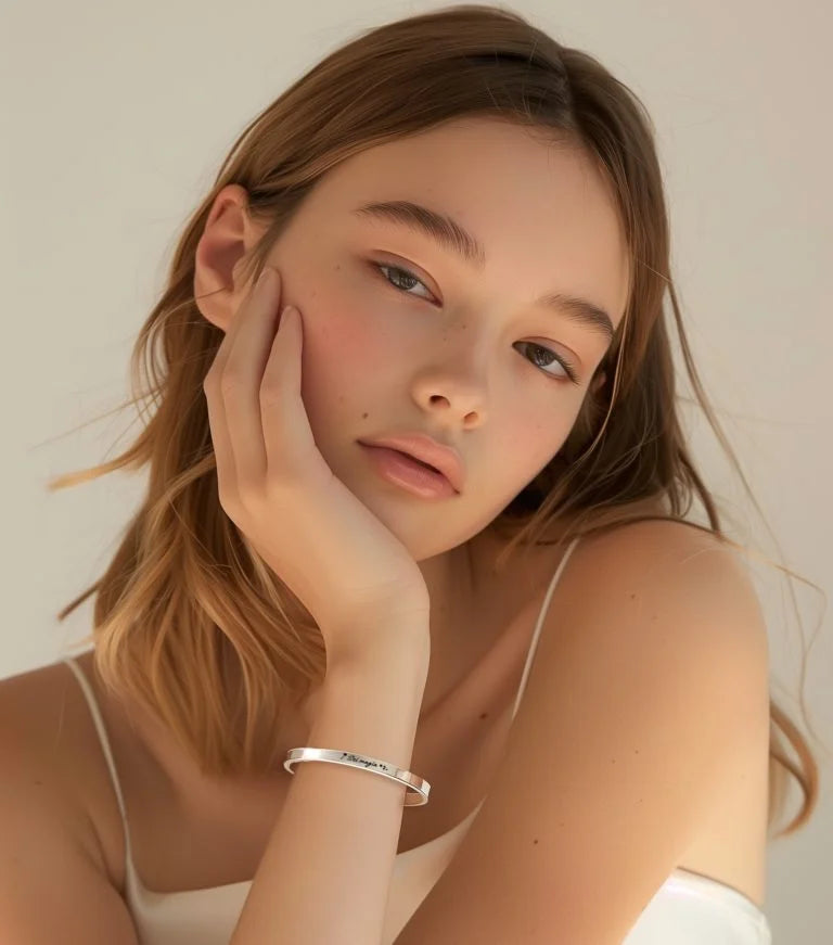 Bracciale rigido “Sei magia”