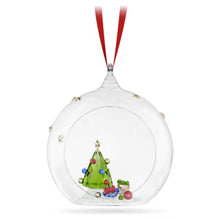 Carica l&#39;immagine nel visualizzatore di Gallery, Holiday Cheers Decorazione Pallina Albero di Natale
