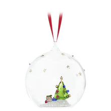 Carica l&#39;immagine nel visualizzatore di Gallery, Holiday Cheers Decorazione Pallina Albero di Natale
