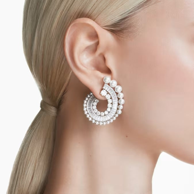 Orecchini Ariana Grande spirale con perle